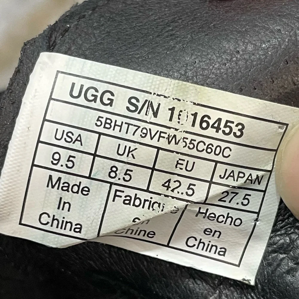 UGG Moreau Black Suede Lace Up Chukka Boots Shearling Lining Men’s 9.5